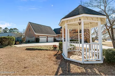 206 Austin Point Drive, Washington, NC 27889 - Photo 8