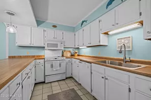 650 Salter Path Rd, Pine Knoll Shores, NC 28512 - Photo 4