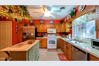 642 Redwood Drive, Southern Pines, NC 28387 - Photo 16