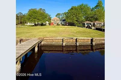 236 Shoreline Drive, New Bern, NC 28562 - Photo 2