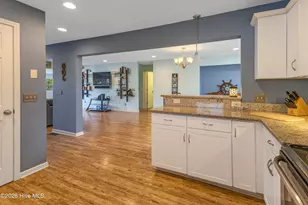 412 Lakeview Dr, Hampstead, NC 28443 - Photo 14