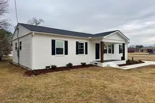 903 E Balsey St, Clinton, NC 28328 - Photo 2