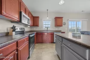 106 Dukes Lake Cir, Richlands, NC 28574 - Photo 10
