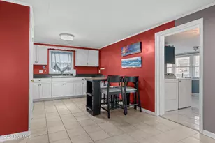 404 Dobbs St, Atlantic Beach, NC 28512 - Photo 4
