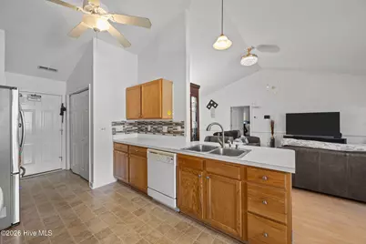 222 Saratoga Lane, New Bern, NC 28562 - Photo 12