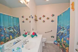 105 Alexandra Ct, Morehead City, NC 28557 - Photo 32