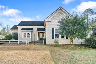 130 E Main St, Rose Hill, NC 28458 - Photo 1