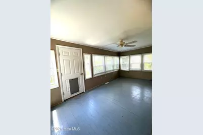 130 E Main Street, Rose Hill, NC 28458 - Photo 6