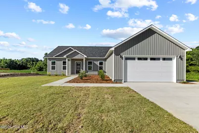 404 Wade Drive, Richlands, NC 28574 - Photo 1