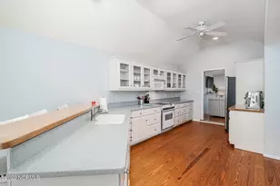 212 Broad St, Beaufort, NC 28516 - Photo 22