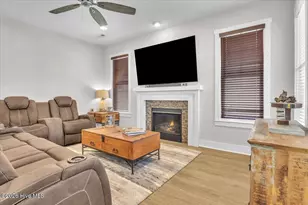 305 Ivy Ln, Carolina Beach, NC 28428 - Photo 8