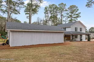410 Coharie Dr, Clinton, NC 28328 - Photo 16