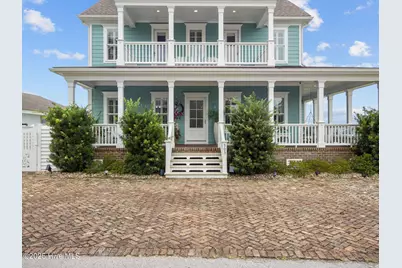 303 S Elm Street, Swansboro, NC 28584 - Photo 1