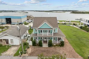 303 S Elm St, Swansboro, NC 28584 - Photo 2
