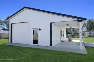 201 Live Oak Dr, Cape Carteret, NC 28584 - Photo 2