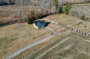 303 Roberson Dr, Williamston, NC 27892 - Photo 6