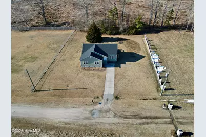 303 Roberson Drive, Williamston, NC 27892 - Photo 2