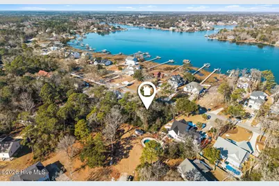814 Chadwick Shores Drive, Sneads Ferry, NC 28460 - Photo 2