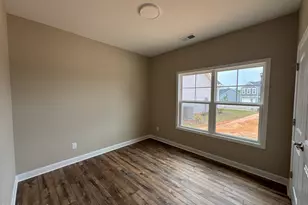 237 Rough Rdg Trl, Aberdeen, NC 28315 - Photo 4