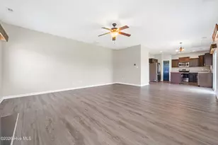 407 S Bluff Cir, Jacksonville, NC 28540 - Photo 6