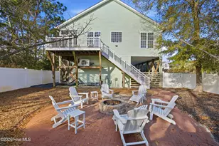 122 NE 12th St, Oak Island, NC 28465 - Photo 4