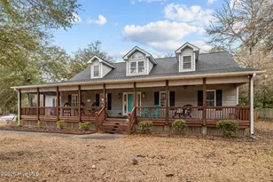 208 Shoreline Dr, Cedar Point, NC 28584 - Photo 2