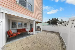 121 N 4th Ave, Kure Beach, NC 28449 - Photo 8