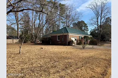 830 W Covington Street, Laurinburg, NC 28352 - Photo 22