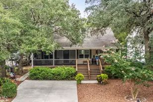 104 NE 40th St, Oak Island, NC 28465 - Photo 2