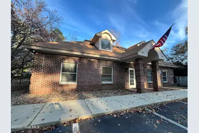 285 W New York Avenue, Southern Pines, NC 28387 - Photo 1