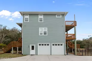 7118 Archers Creek Dr, Emerald Isle, NC 28594 - Photo 2