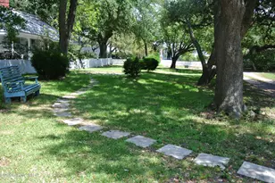 111 Live Oak St, Beaufort, NC 28516 - Photo 2