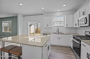 1010 Kellie Ct, New Bern, NC 28562 - Photo 10