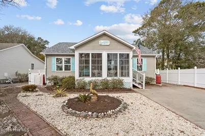 165 NE 5th Street, Oak Island, NC 28465 - Photo 2