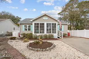 165 NE 5th St, Oak Island, NC 28465 - Photo 2