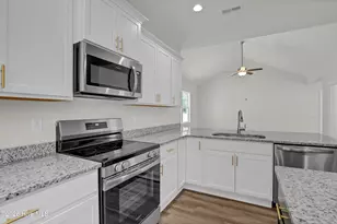 62 Page Rd, Burgaw, NC 28425 - Photo 6