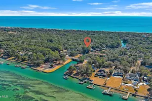 104 Elm Ct, Pine Knoll Shores, NC 28512 - Photo 8