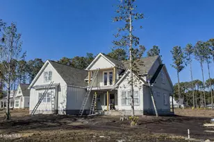 1061 Crown Pointe Dr, Hampstead, NC 28443 - Photo 1