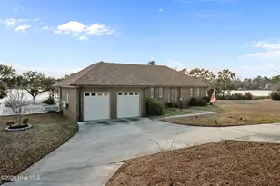 200 Pelican Dr, Newport, NC 28570 - Photo 10
