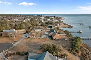 200 Pelican Dr, Newport, NC 28570 - Photo 16