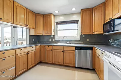 714 Ocean Boulevard, Topsail Beach, NC 28445 - Photo 18
