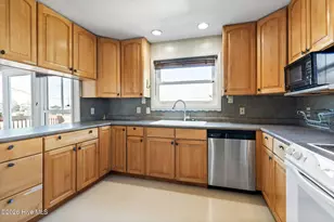 714 Ocean Blvd, Topsail Beach, NC 28445 - Photo 18