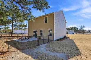 2142 Carriage Dr, Kinston, NC 28504 - Photo 6