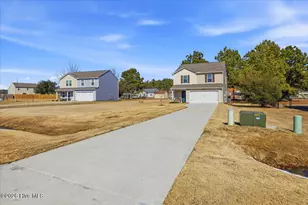 2142 Carriage Dr, Kinston, NC 28504 - Photo 4