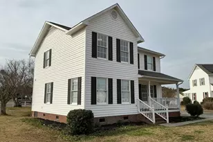 105 Carriage Ct, Dunn, NC 28334 - Photo 2