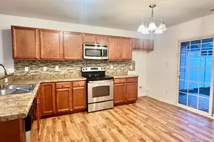 8007 Banister Loop, Jacksonville, NC 28546 - Photo 4