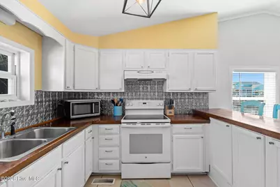 127 Swordfish Drive, Holden Beach, NC 28462 - Photo 8