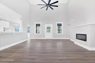 408 Crown Dr, Washington, NC 27889 - Photo 2