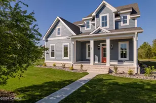 303 Cannonsgate Dr, Newport, NC 28570 - Photo 2