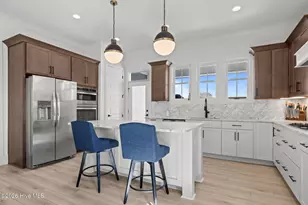 303 Cannonsgate Dr, Newport, NC 28570 - Photo 6